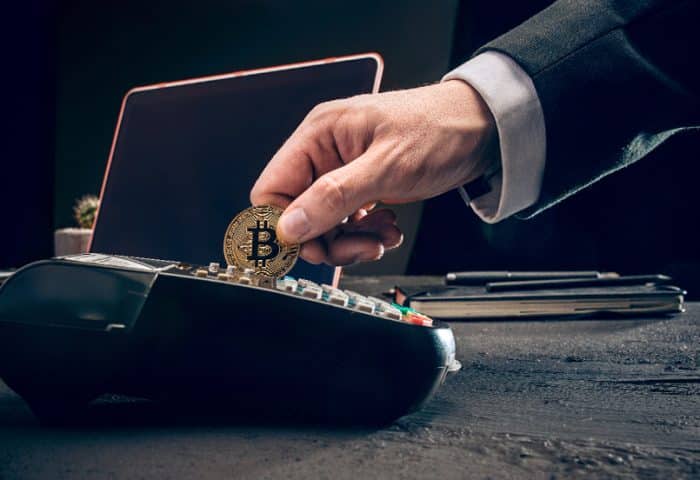 What is a crypto card? Benefits and rewards